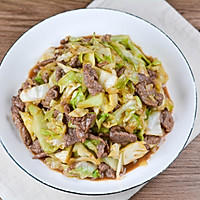 牛肉炒圆白菜，一道适合秋天吃的养生菜