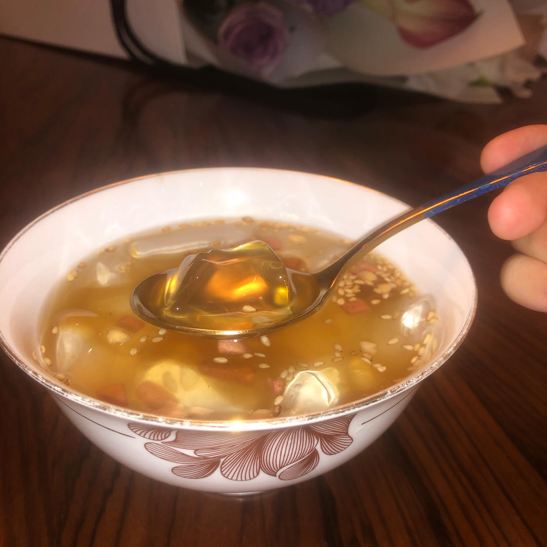 美味可口的红糖冰粉（白凉粉）