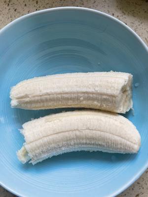 酸奶香蕉戚风蛋糕的做法 步骤2