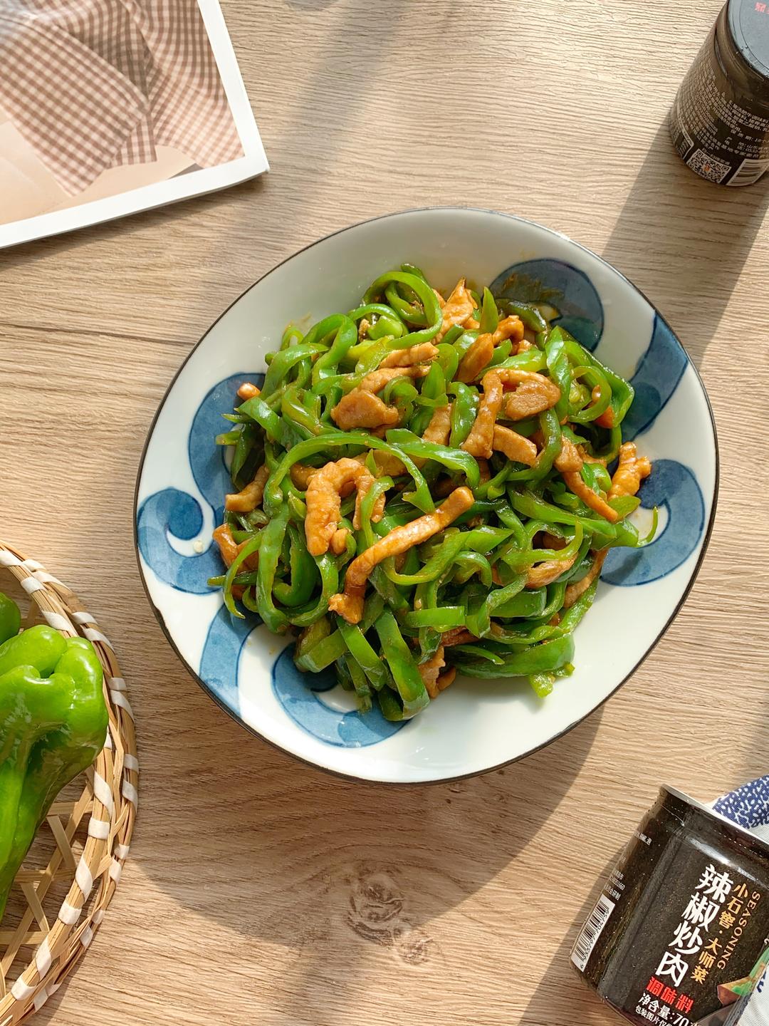 年菜准备：辣椒炒肉的做法