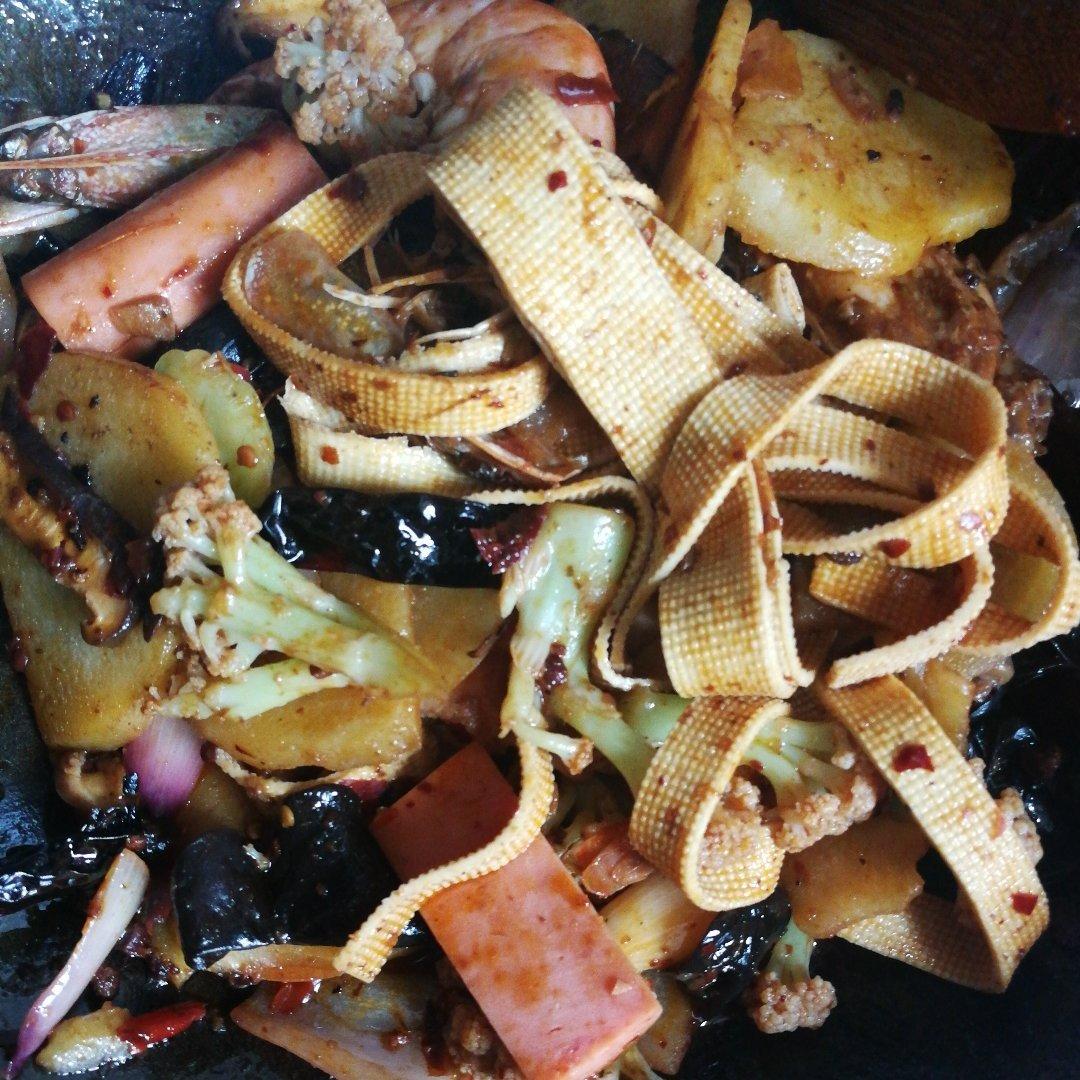 海底捞零失败宴客菜-鲜虾鸡翅排骨麻辣香锅
