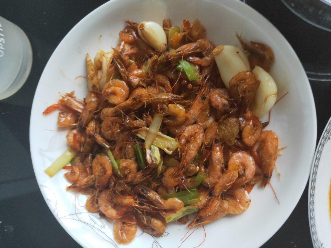 爆炒小河虾