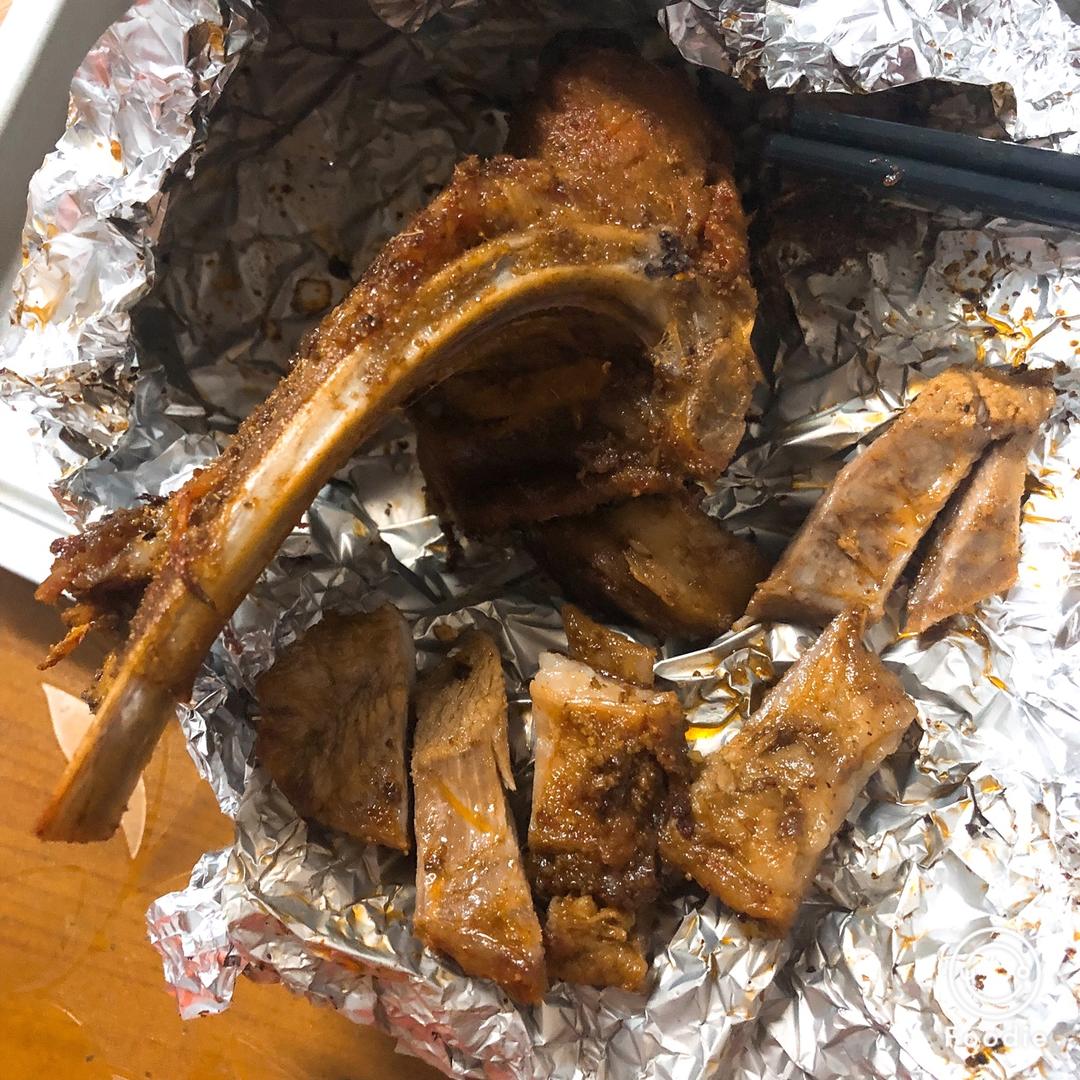 酥香烤羊排