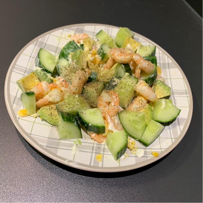 牛油果鸡蛋虾仁沙拉-有颜值的健康早餐（留学必备）