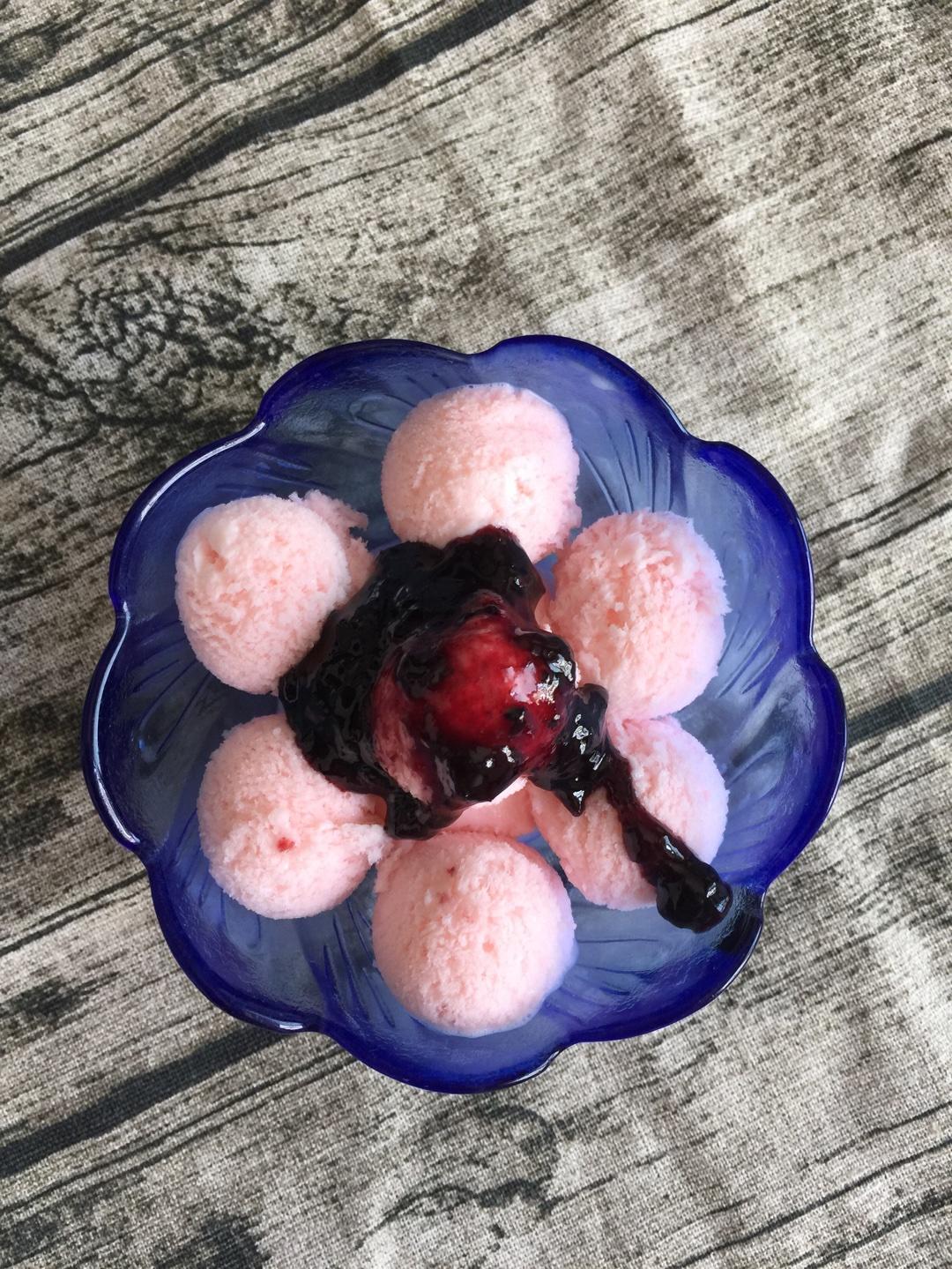草莓味酸奶冰淇淋的做法