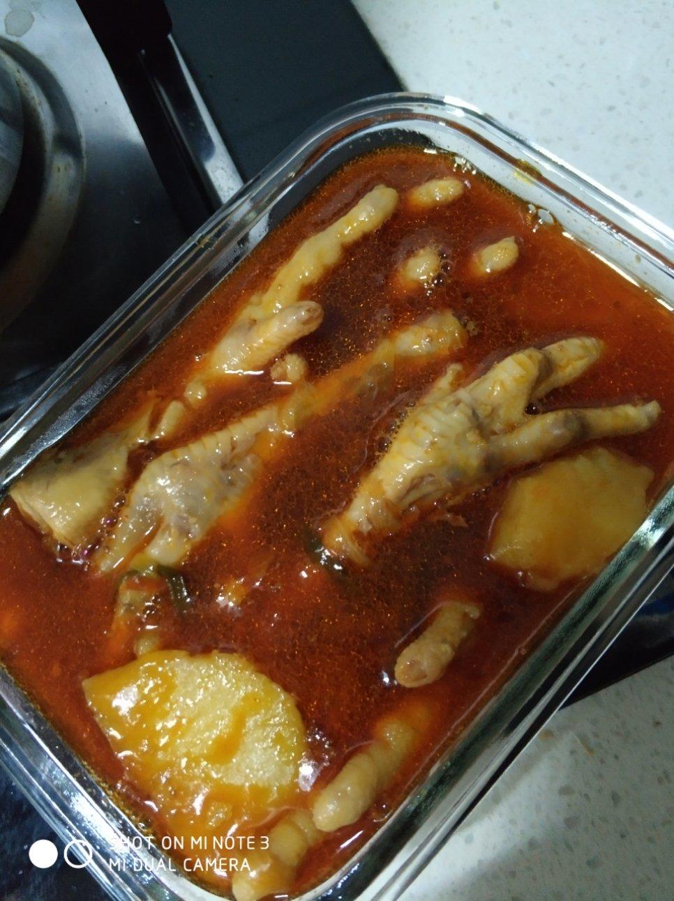超入味的鸡爪煲，吃过就忘不了