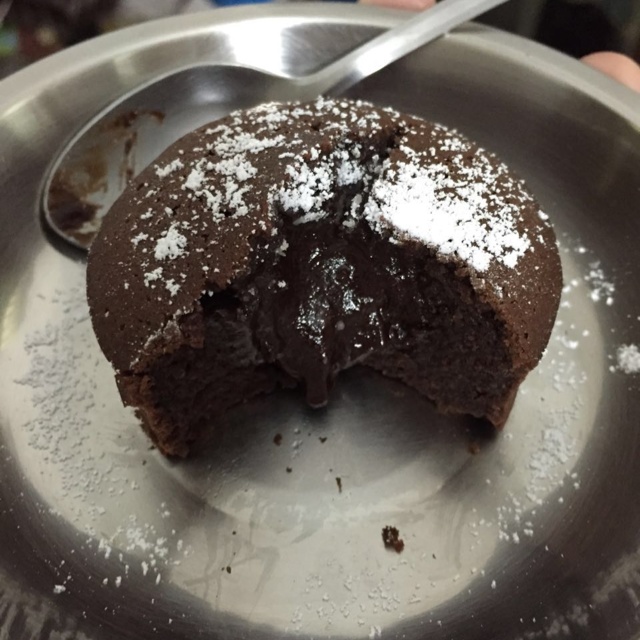 给妹子群的巧克力熔岩蛋糕