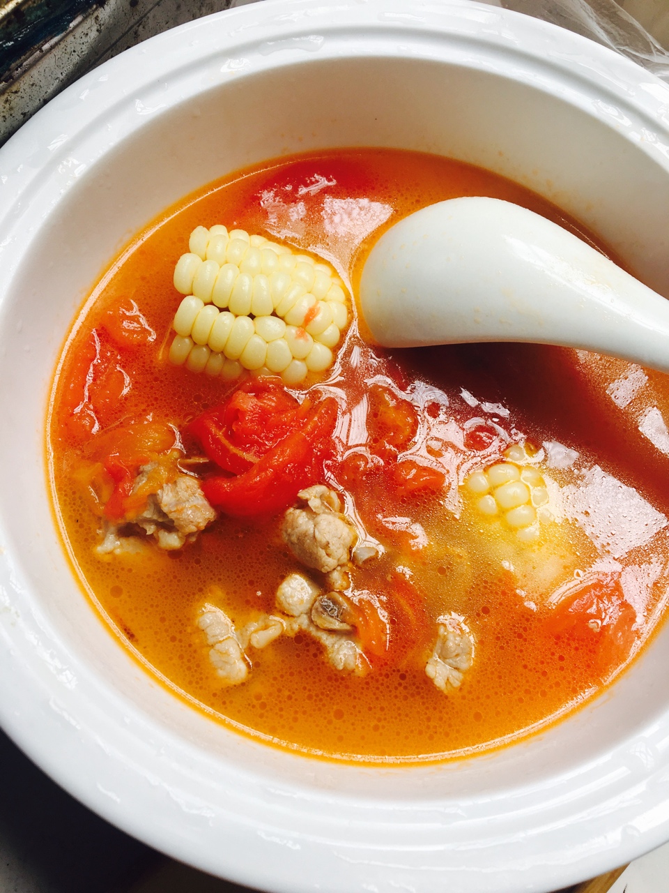 绘梦❤️西红柿玉米排骨汤的做法