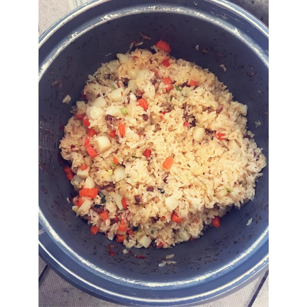 土豆焖饭（电饭锅版）