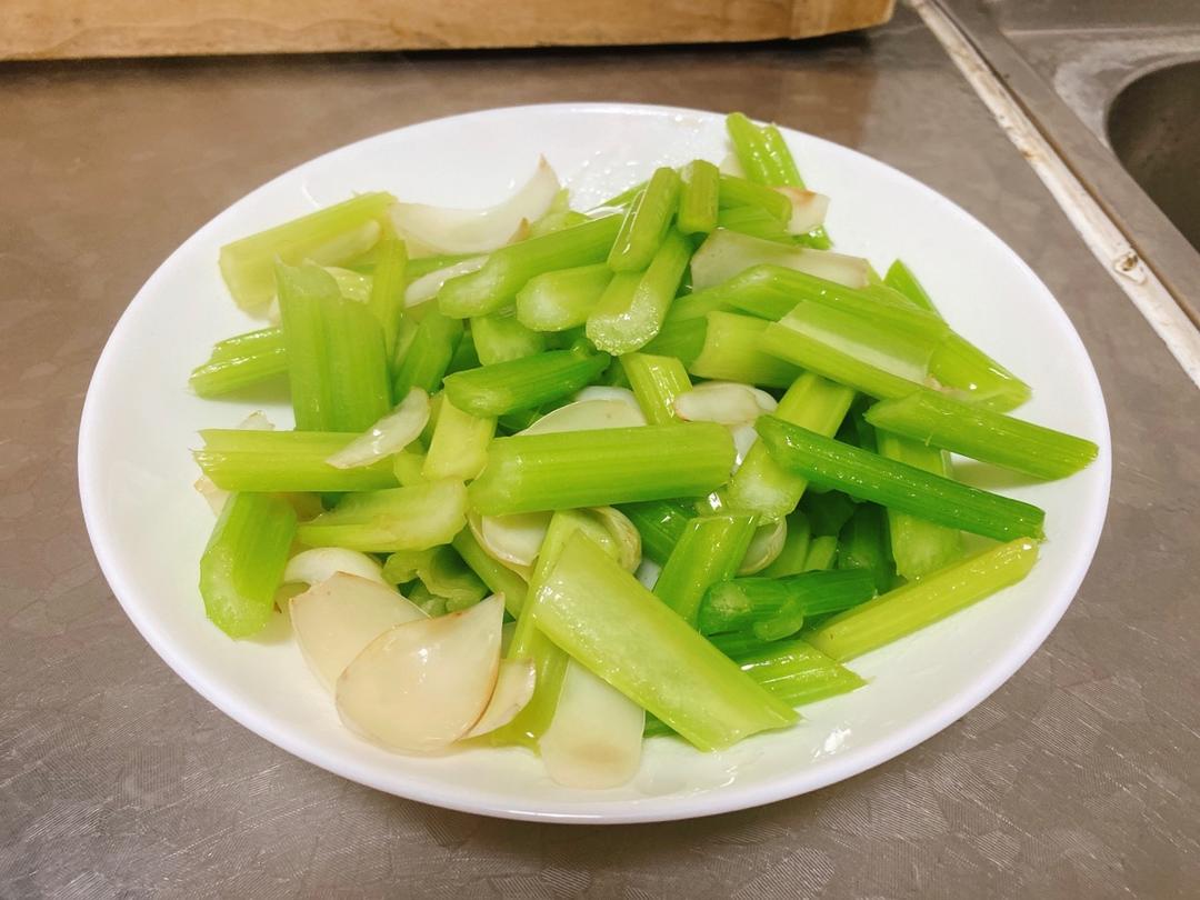 西芹百合