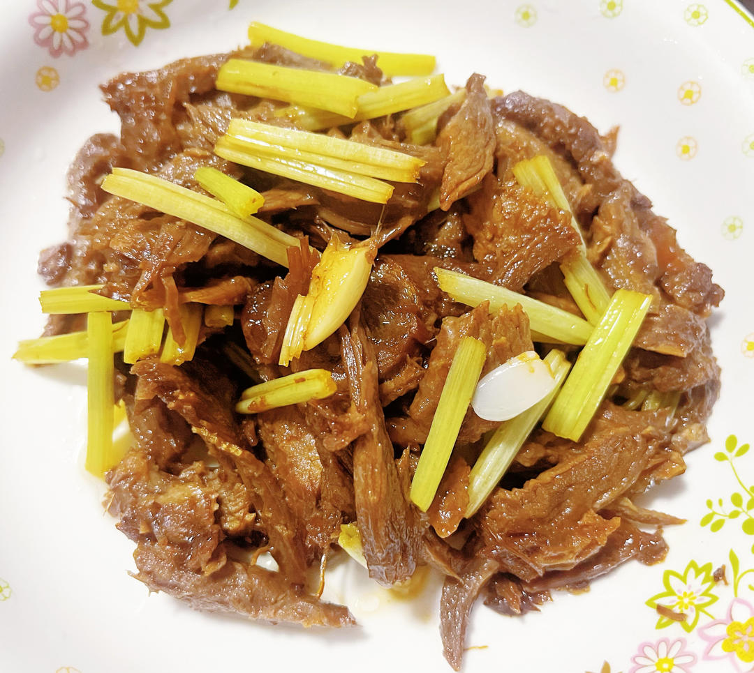 芹菜炒牛肉