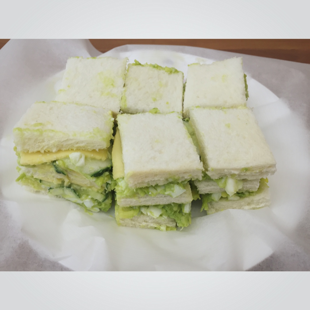 牛油果鸡蛋三明治