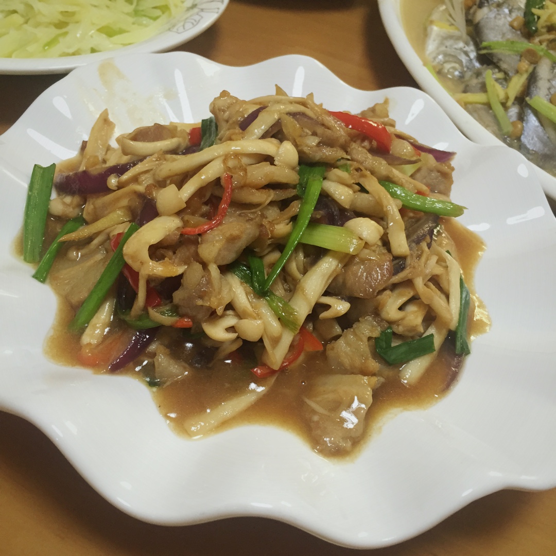 海鲜菇焖五花肉