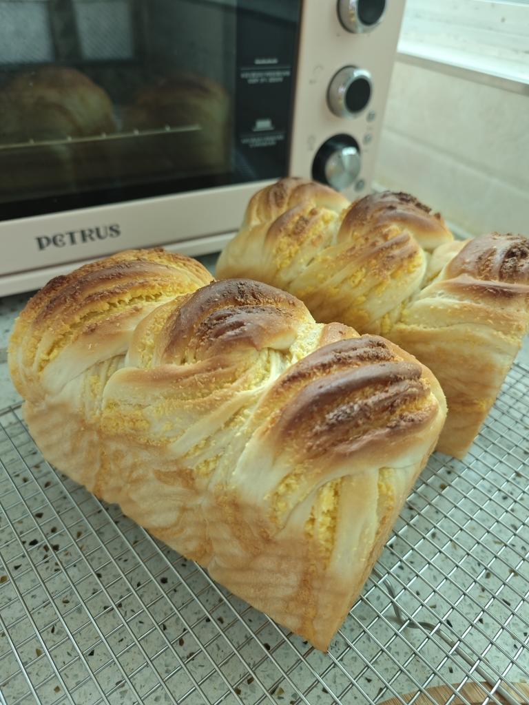 椰蓉满满吐司！幸福的味道。