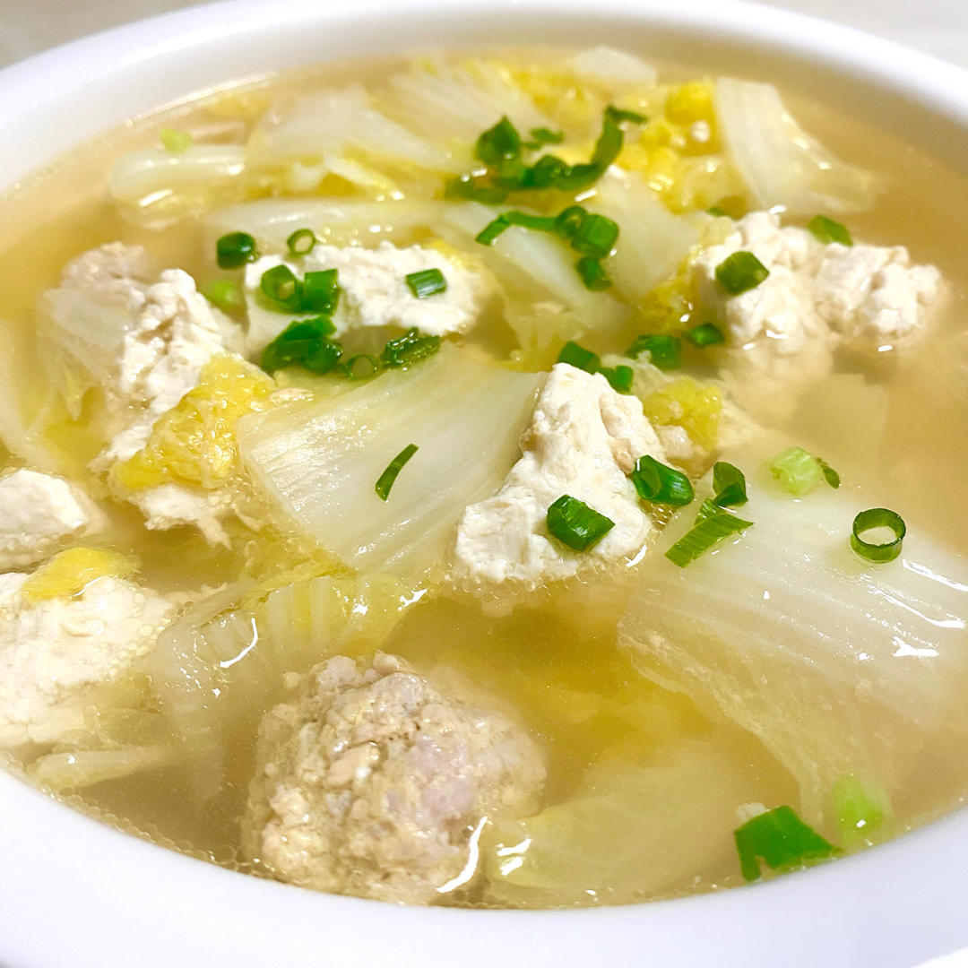 秘制白菜豆腐丸子汤
