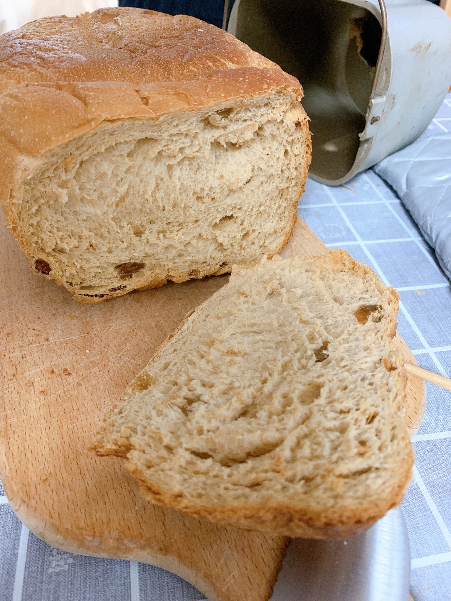 红糖葡萄干面包（面包机）的做法