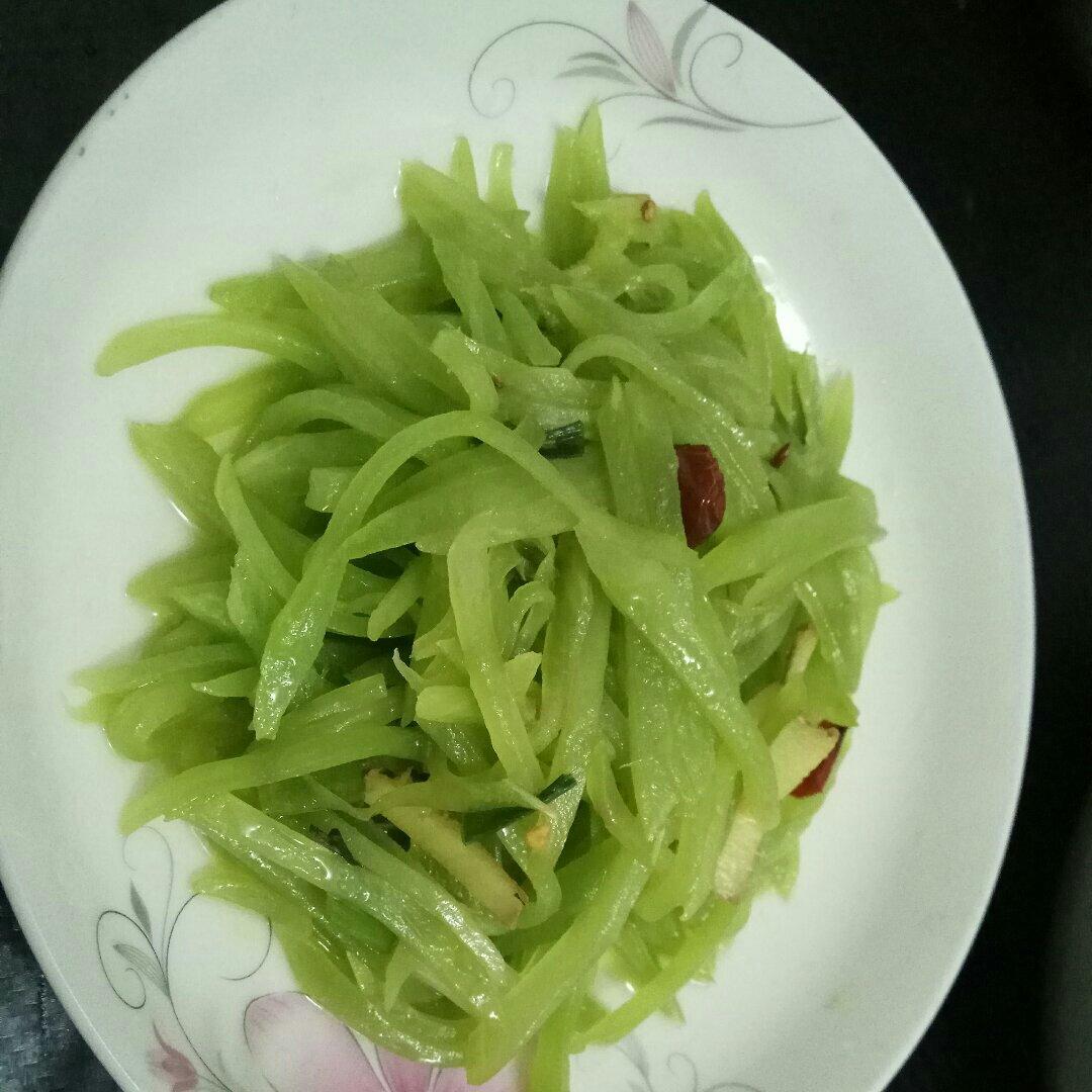 清炒莴笋丝
