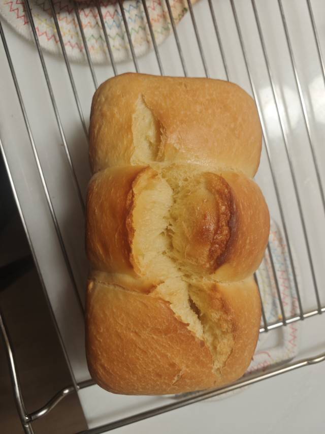 奶香纯粹的重料淡奶油吐司