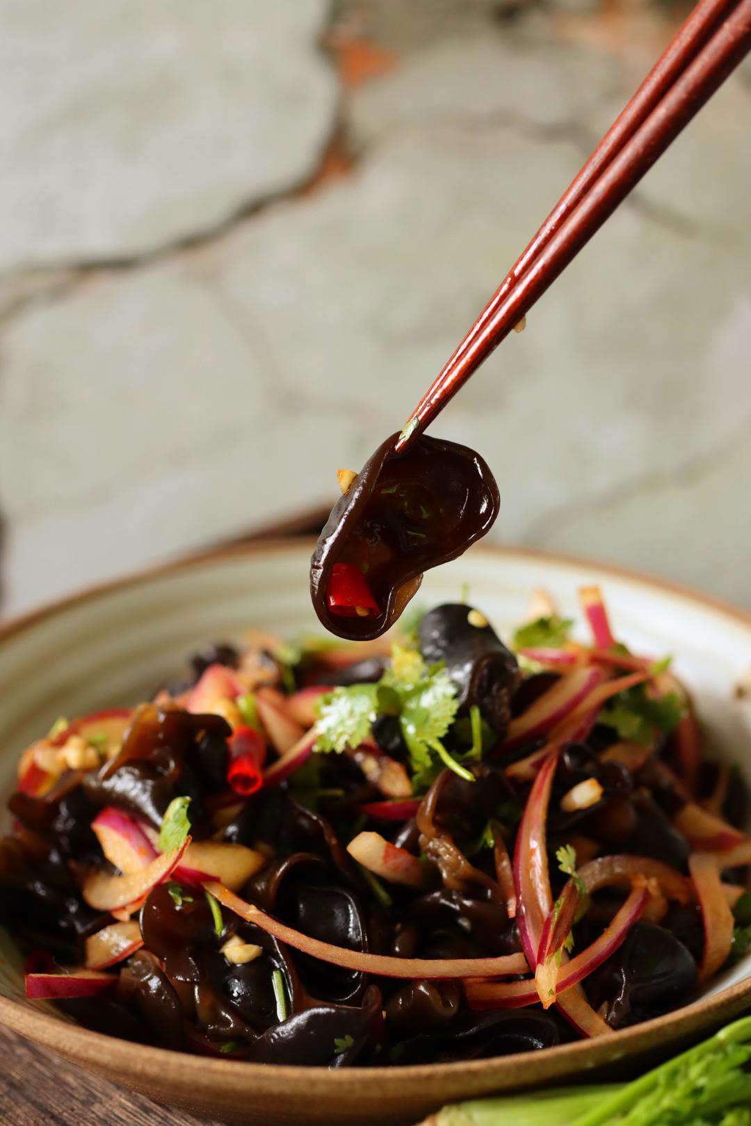 饭店必点的凉拌木耳 在家也能轻松做 开胃好吃