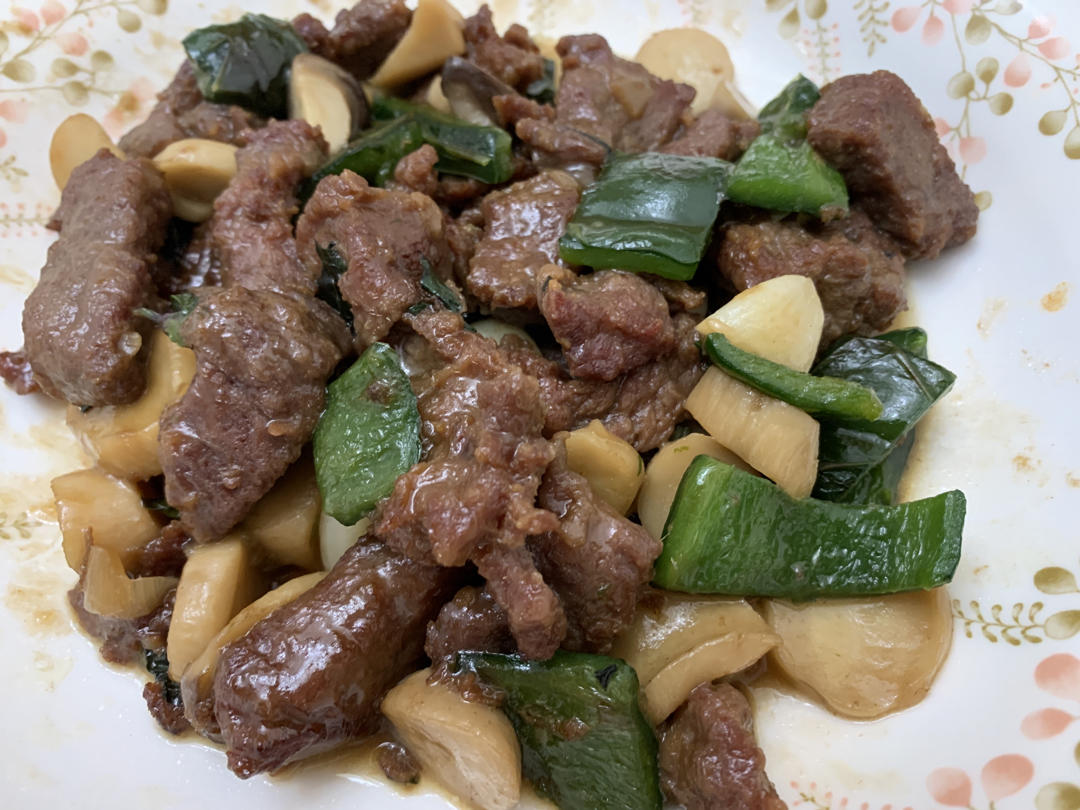 牛肉粒炒杏鲍菇