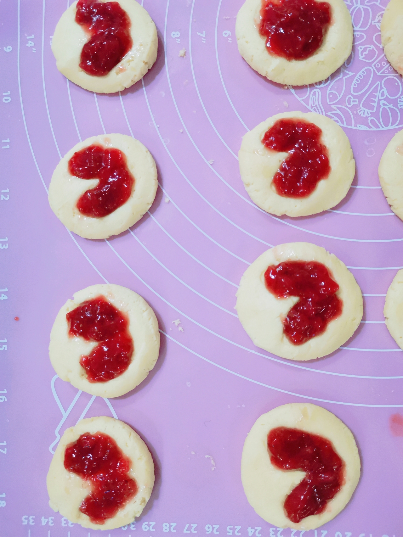 消耗草莓酱的美味草莓饼干的做法