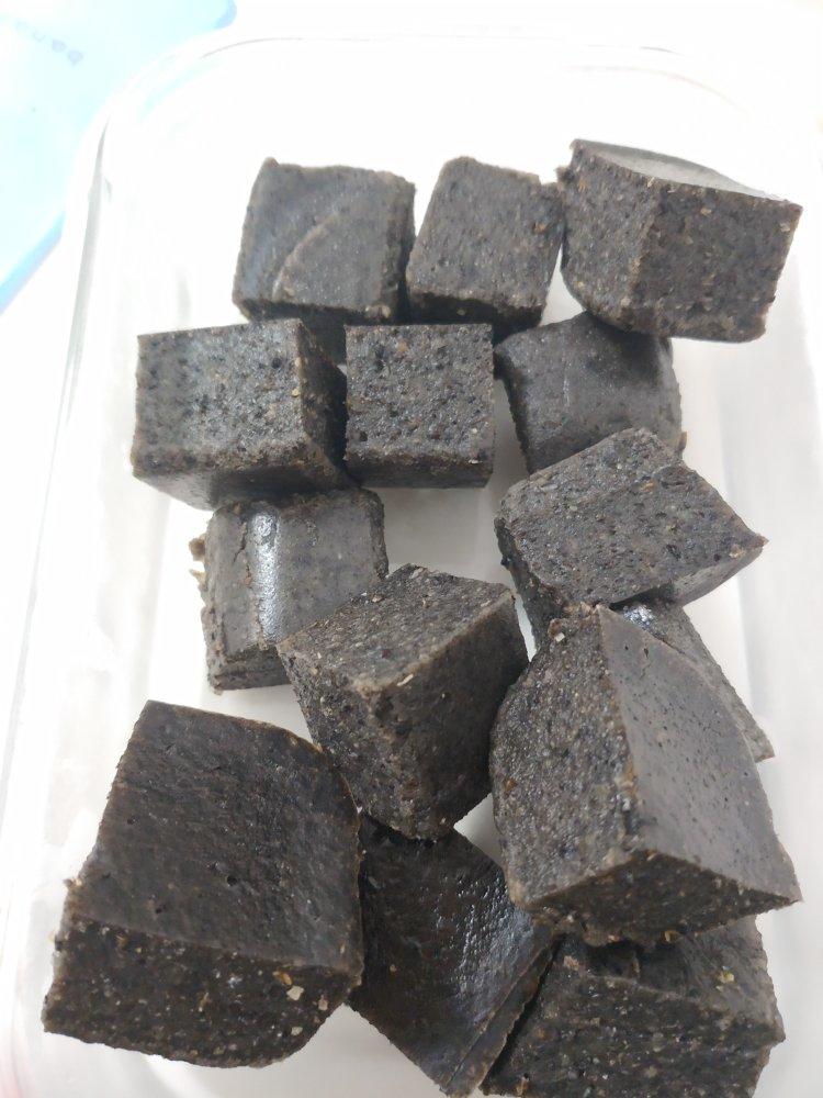 黑芝麻糕，乌发养颜。做法超简单，一学就会