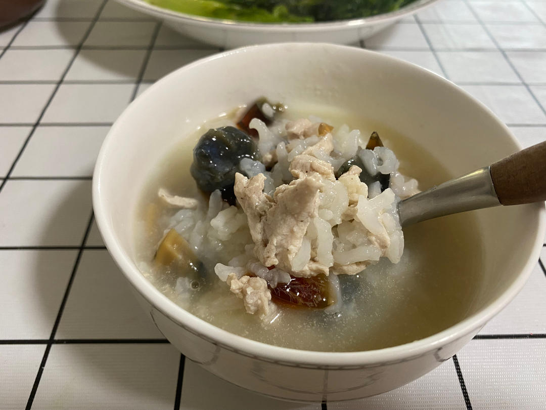 十五分钟快手之香滑皮蛋瘦肉粥(附五分钟电饭煲电压力锅更快捷方法)