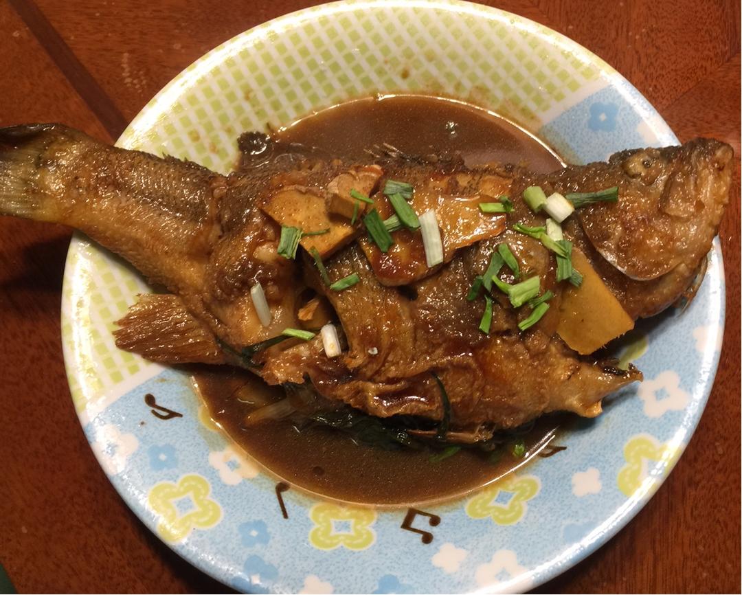 红烧鲈鱼