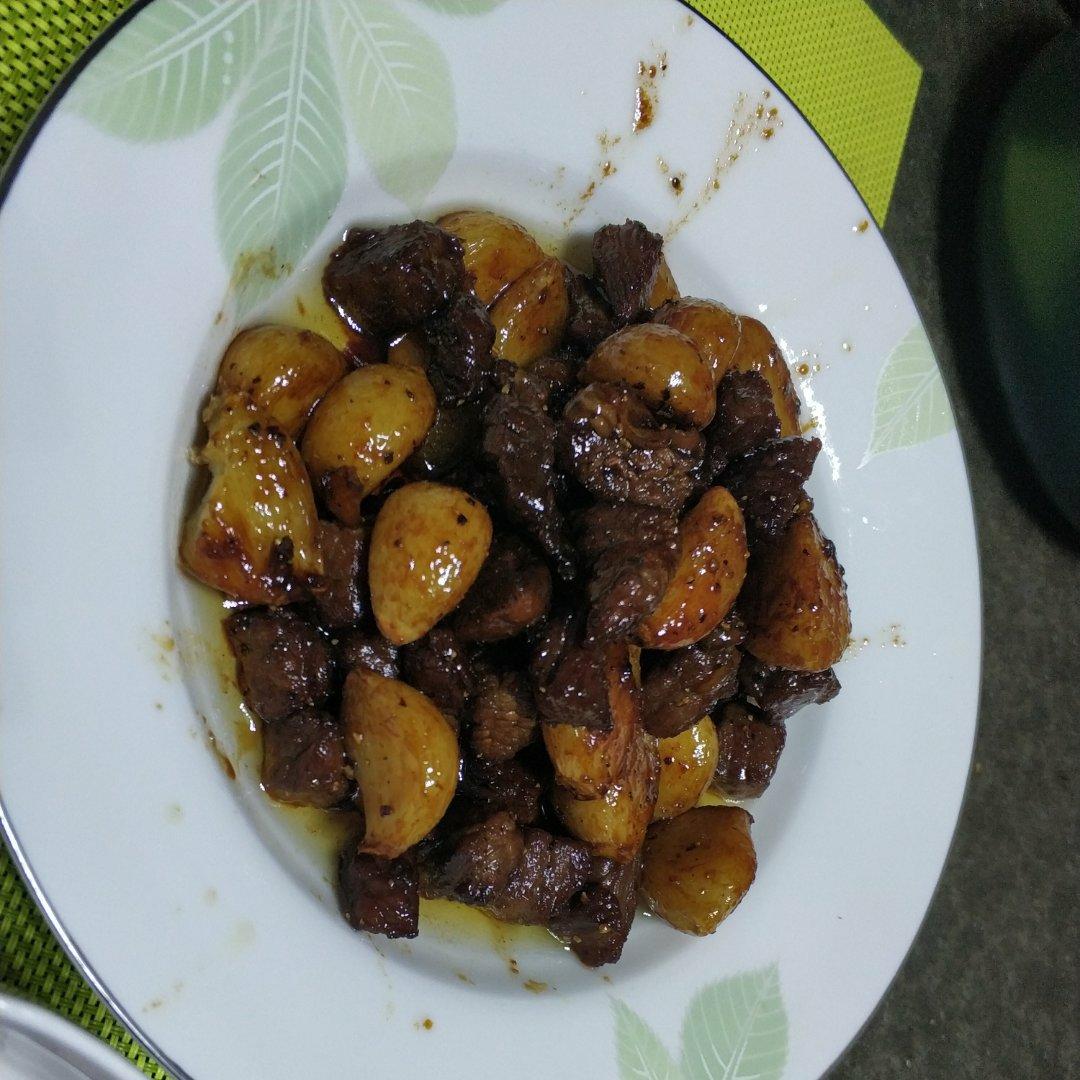 复刻天津桂园餐厅的黑蒜子牛肉粒