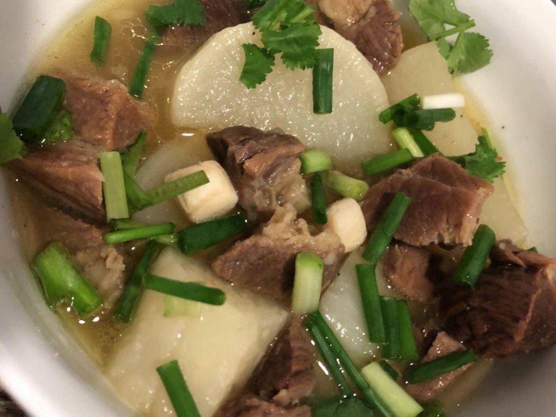 萝卜牛腩煲