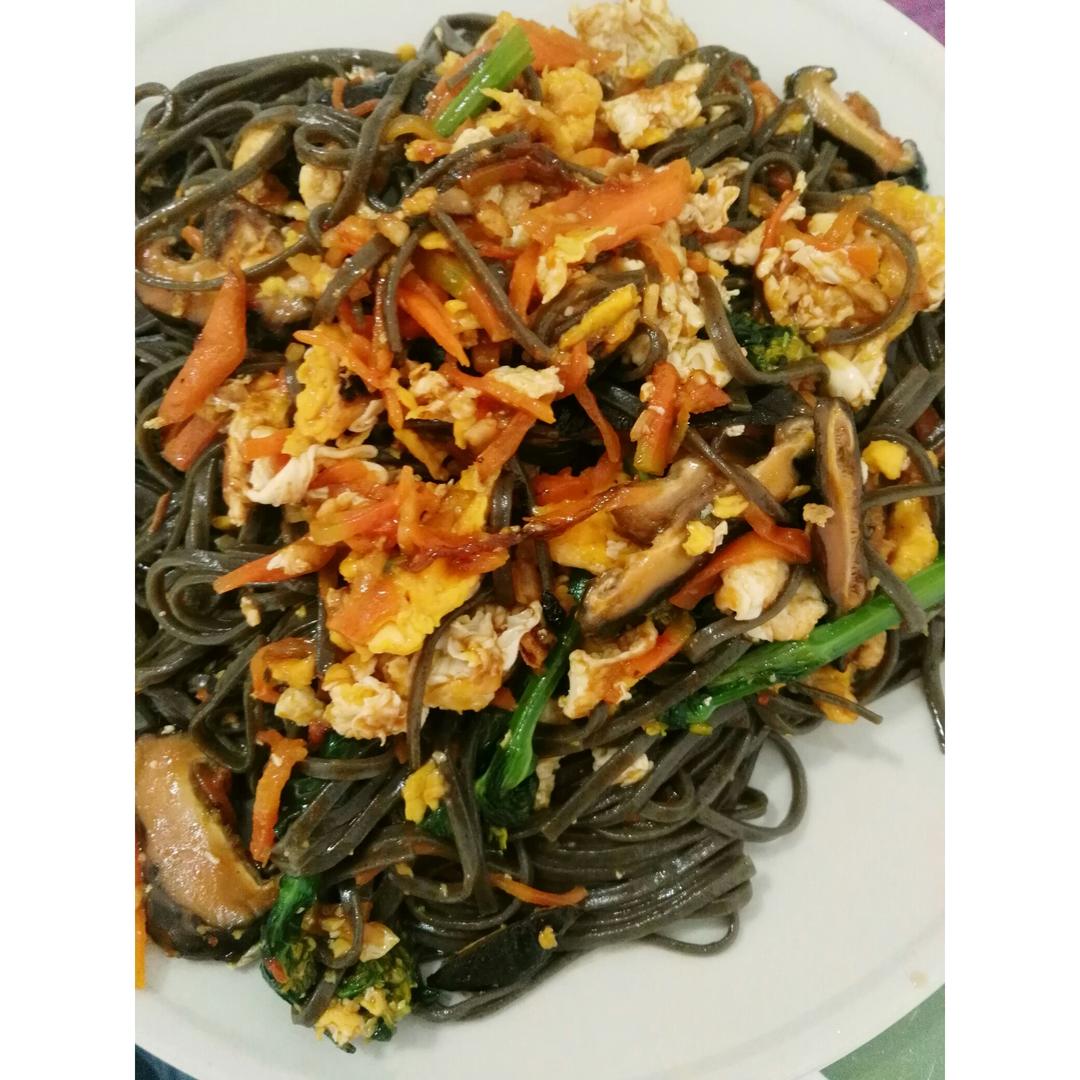 番茄甜辣酱炒荞麦面