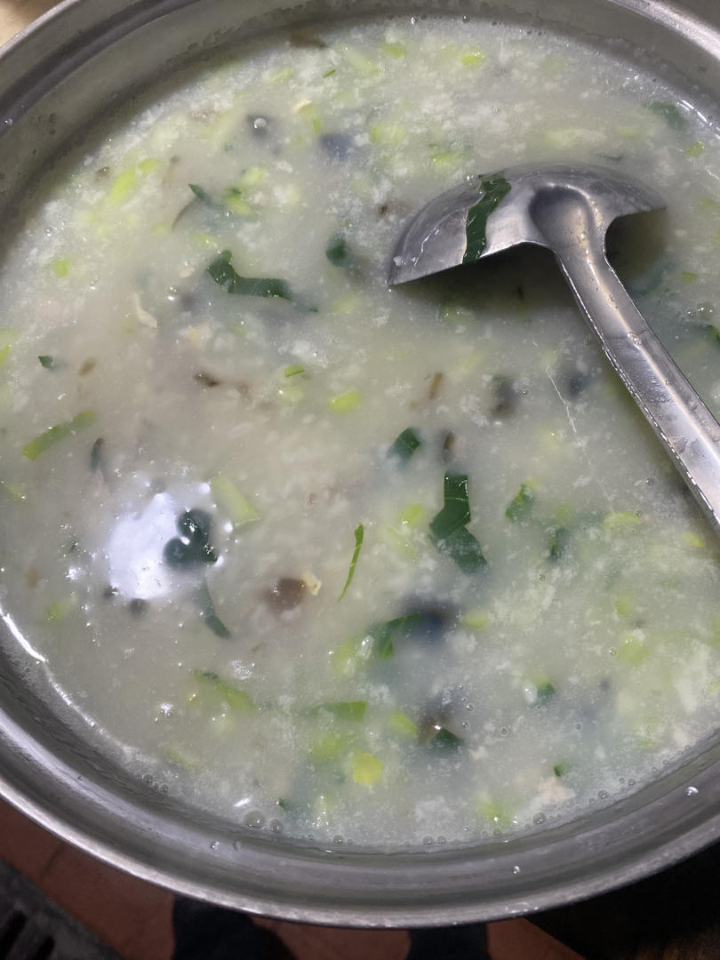 皮蛋瘦肉粥(经典粤菜)