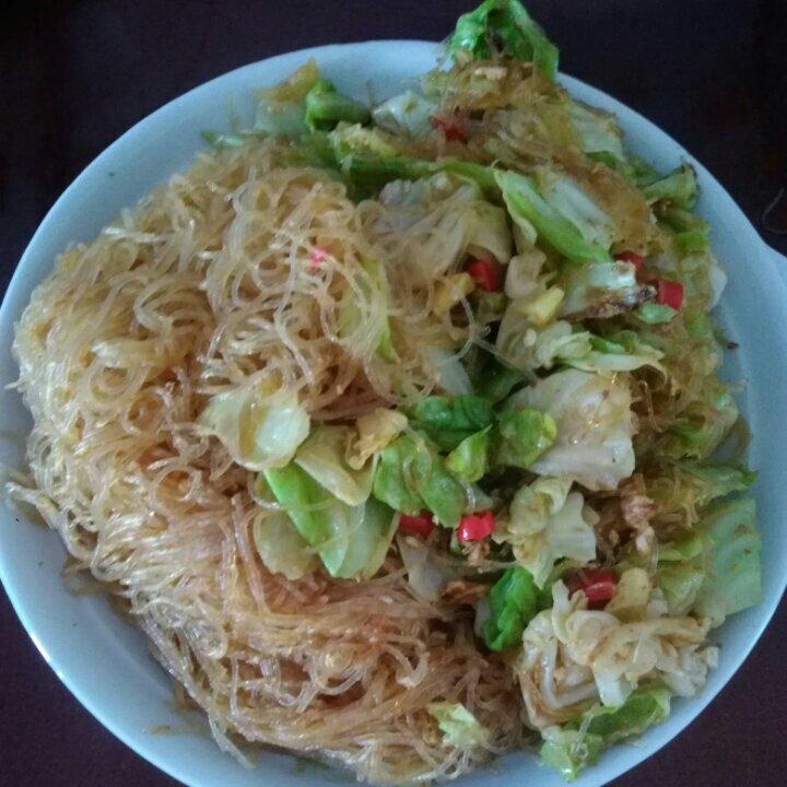 最近爱吃粉丝粉条～包菜炒粉丝