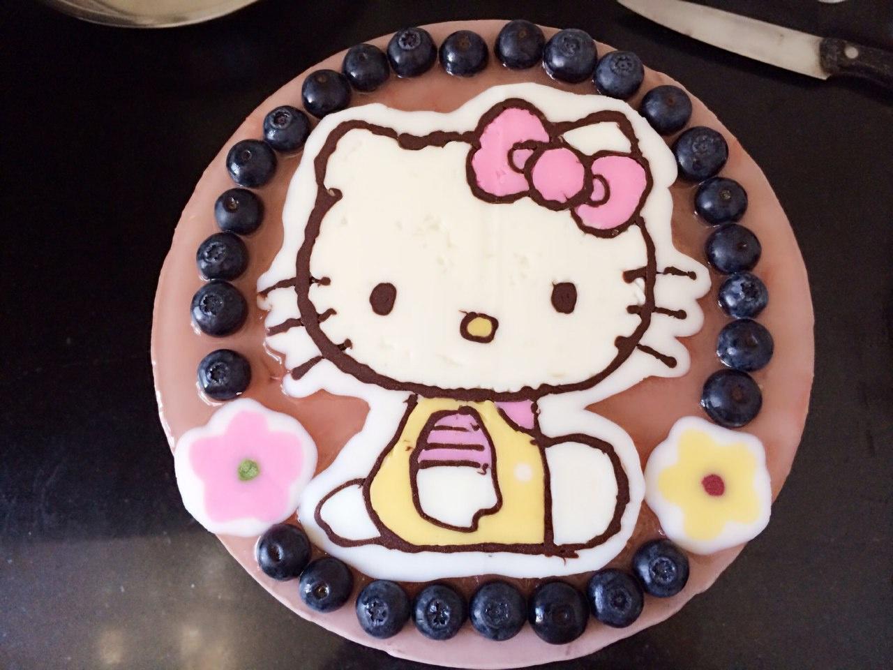 Hello Kitty三层水果慕斯蛋糕（奇异果柠檬蓝莓慕斯蛋糕）
