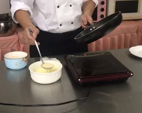 芒果千层蛋糕的做法 步骤3
