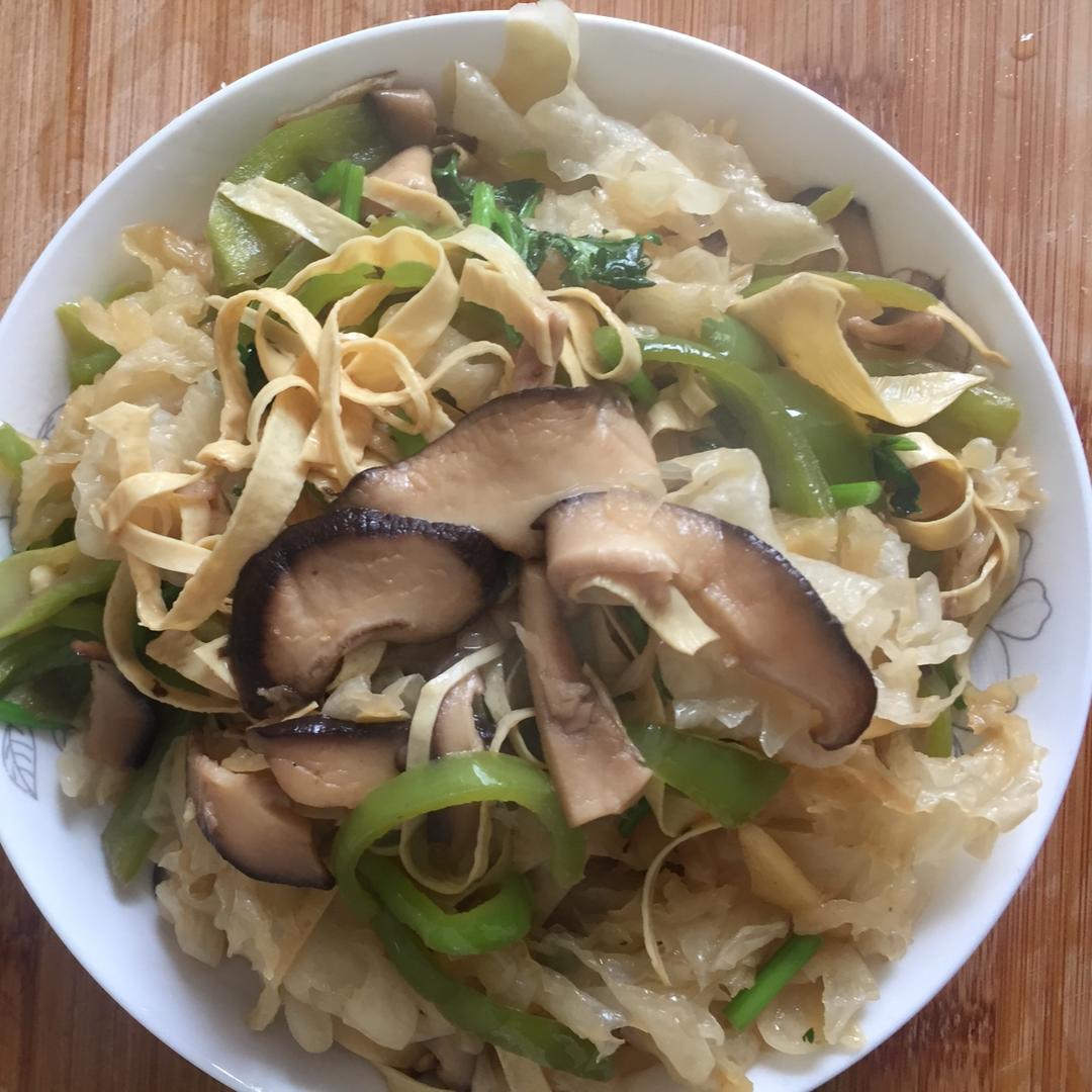什锦银耳炒豆皮