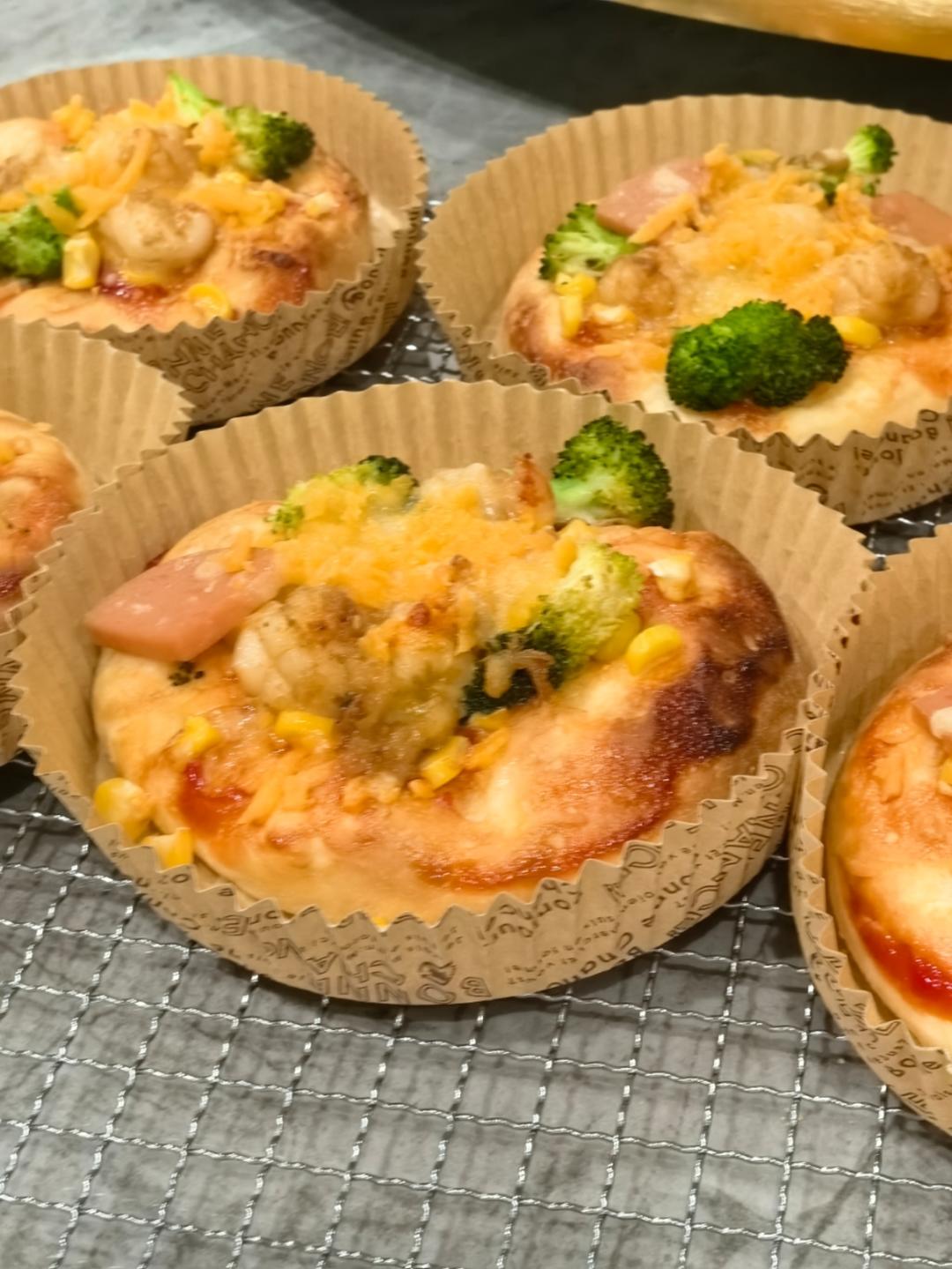 披萨还可以这样做？用面包的方式做的松软料理披萨