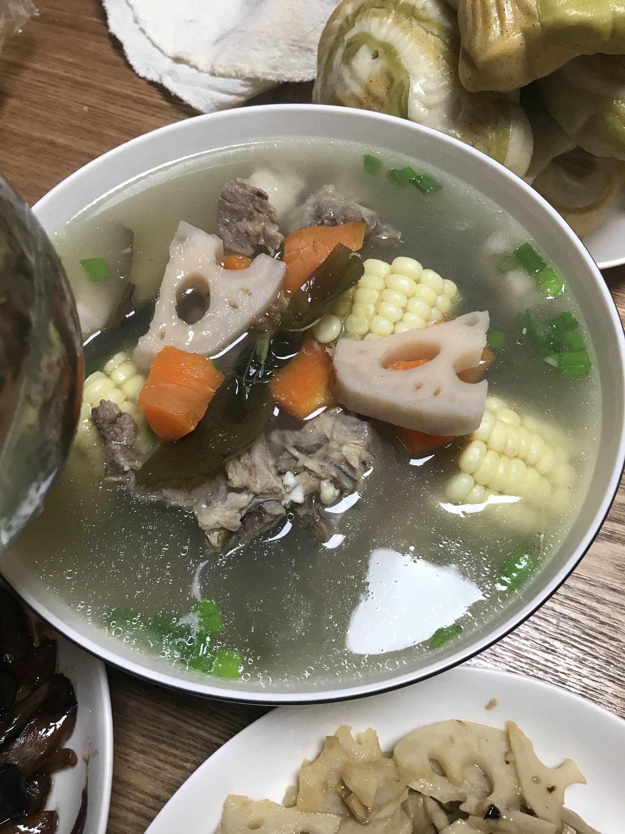 莲藕玉米海带排骨汤（电饭锅简易版）的做法 步骤3