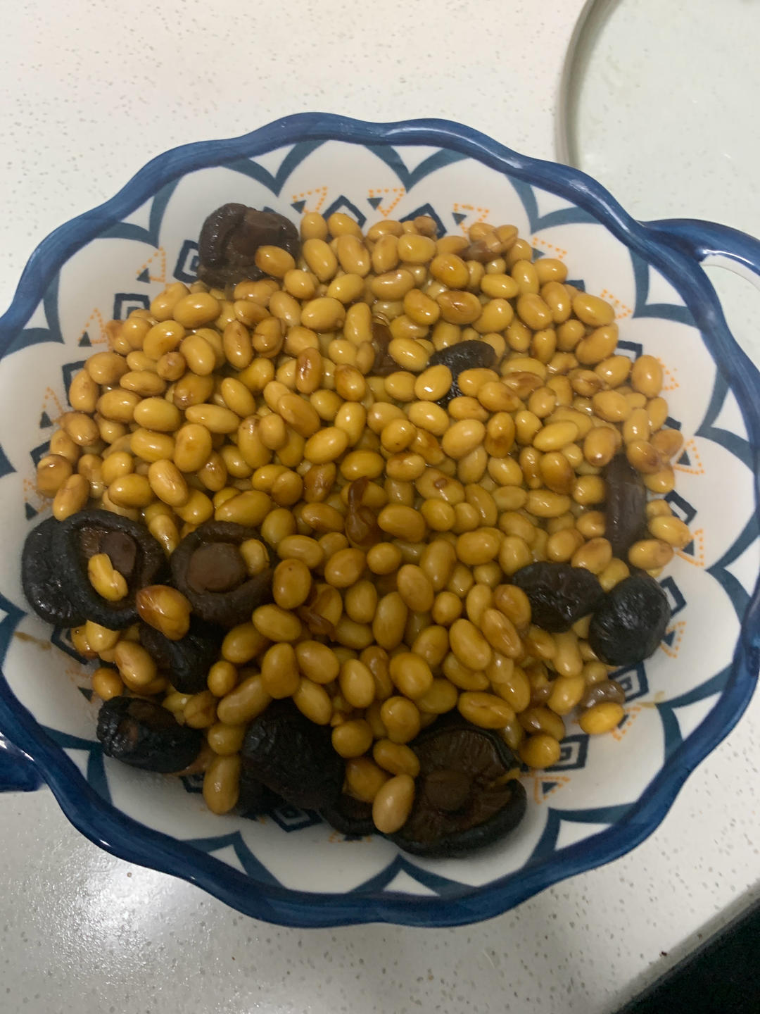 比肉还好吃的干香菇炖黄豆