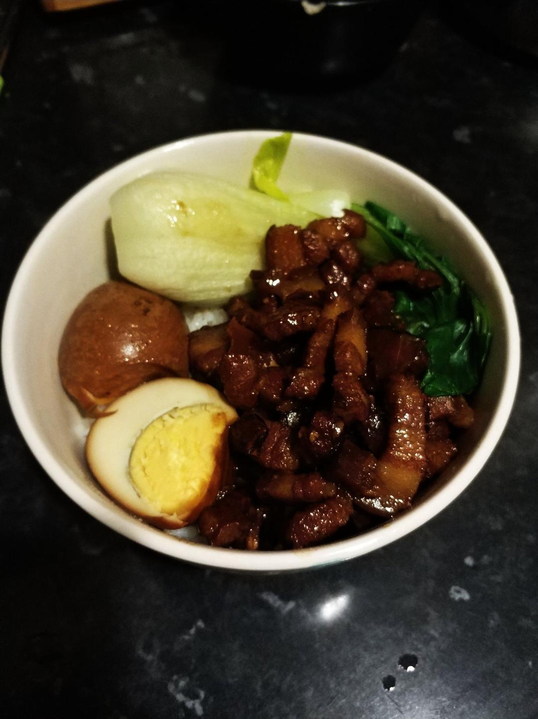 洋葱酥卤肉饭