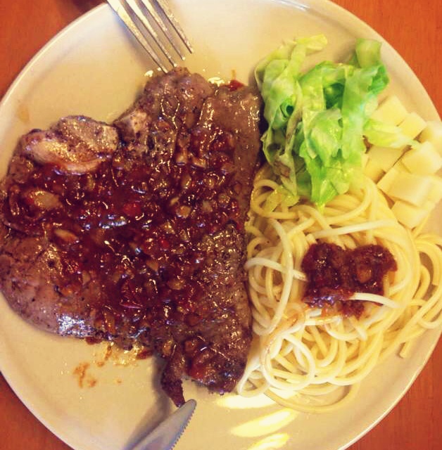 黑椒牛排（配土豆/鸡蛋，意面/蔬菜）