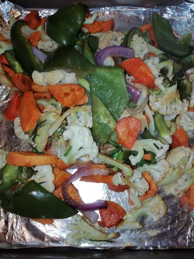 烤蔬菜，红薯胡萝卜花椰菜青椒，很简单版的做法