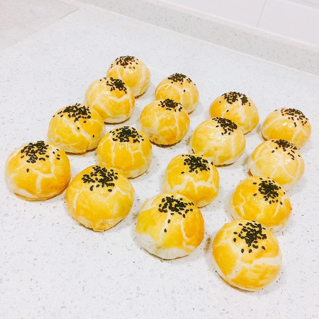 蛋黄酥