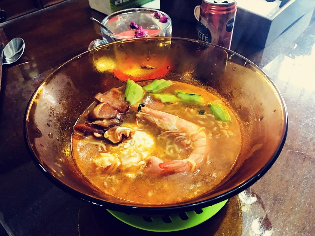 满足食欲的深夜秘密 森系浓香泡面