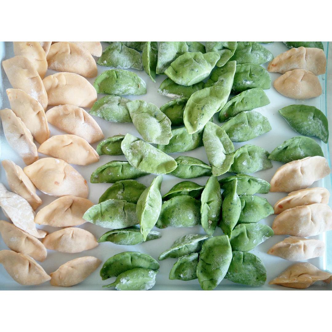 彩色饺子（蔬菜汁）