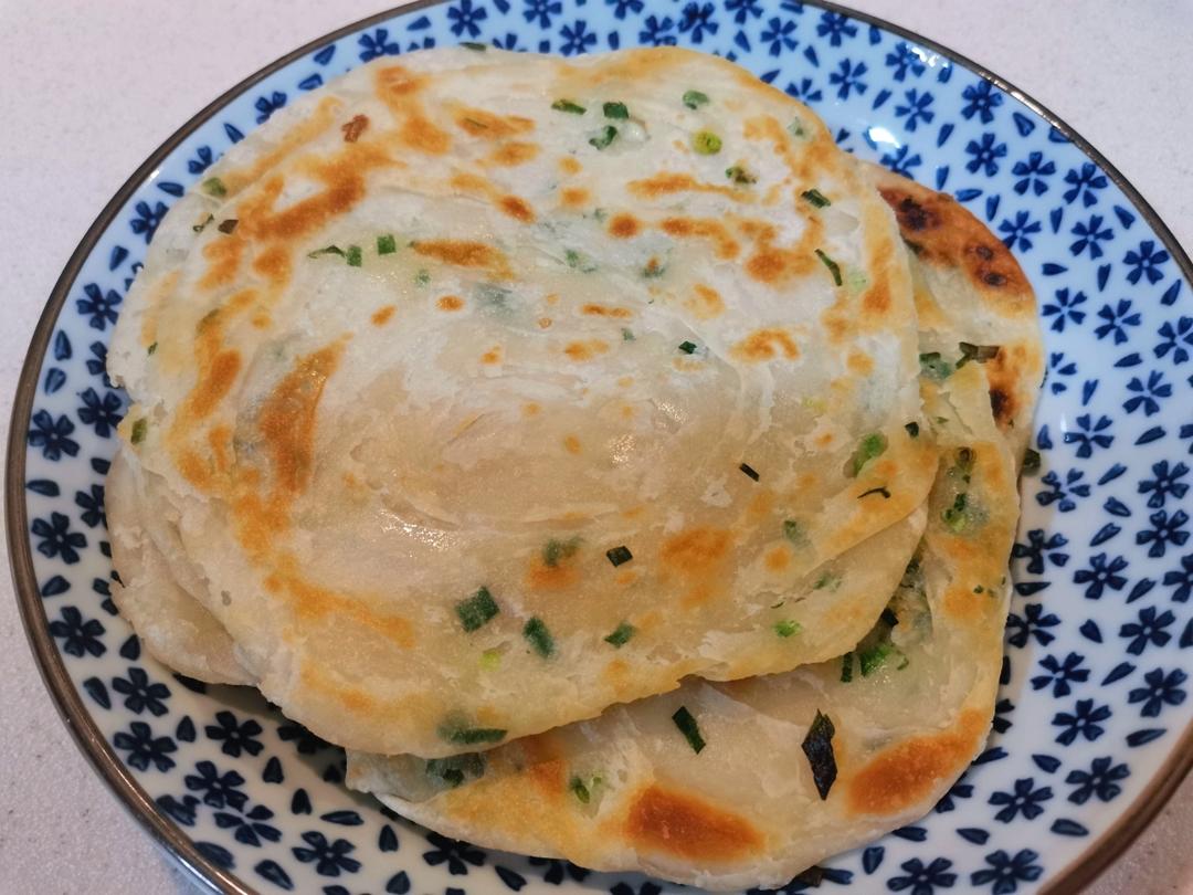 家常葱油饼 柔软多层 凉了也不硬 附细节视频详解