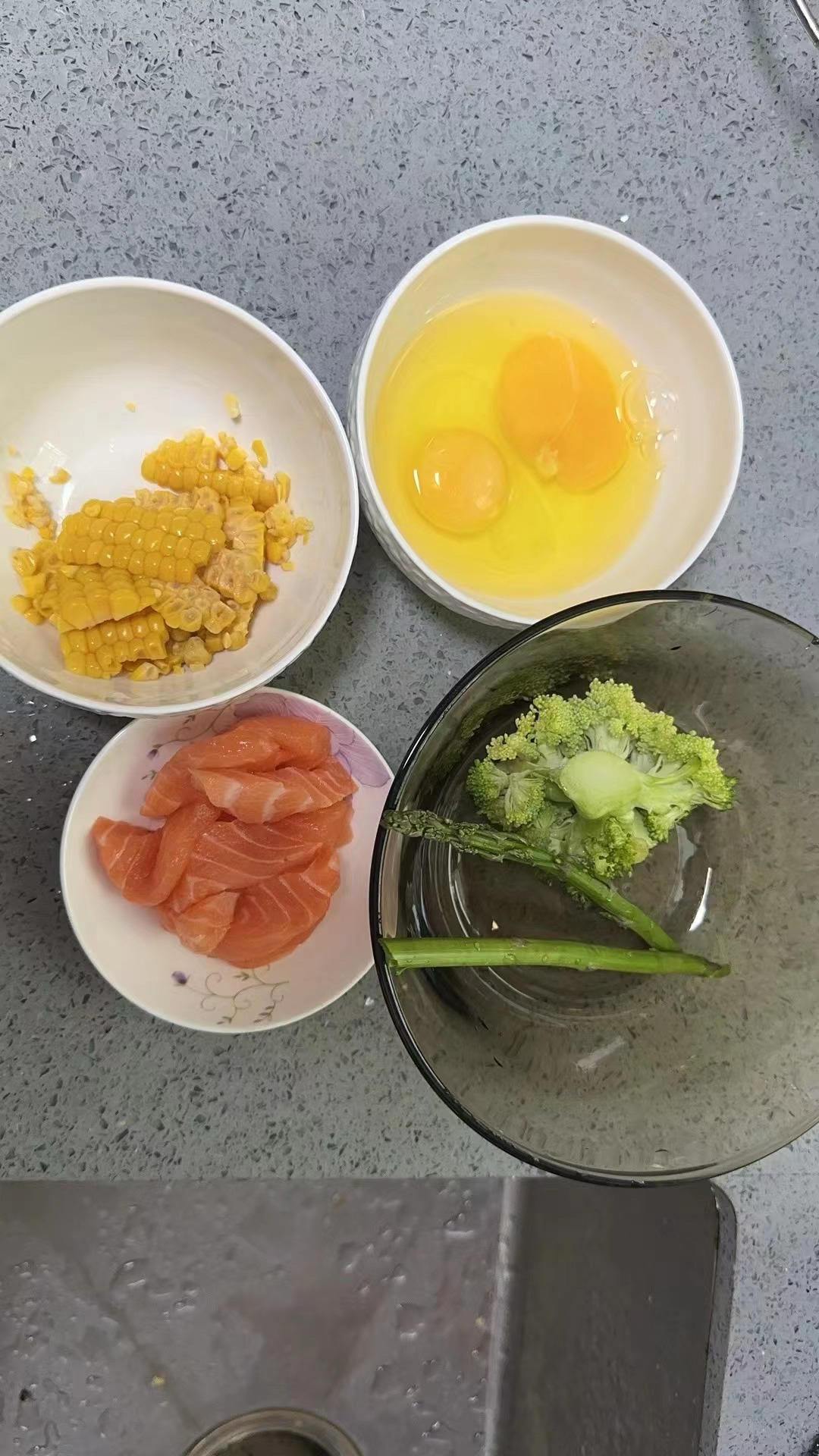 西兰花三文鱼炒饭