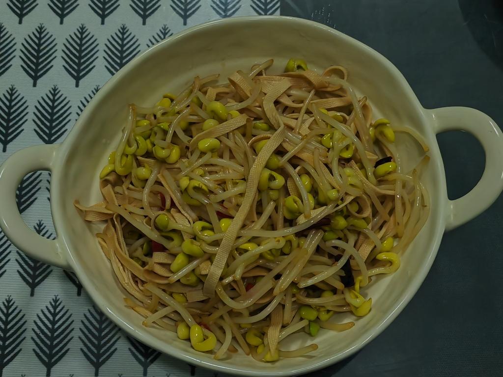 黄豆芽炒豆腐丝