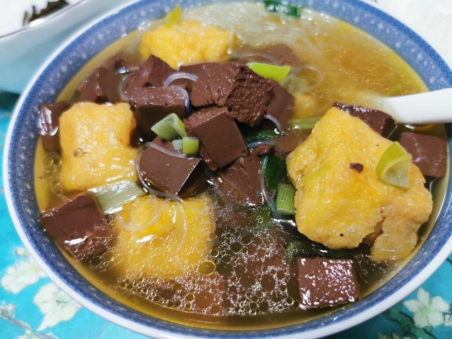 补铁鸭血粉丝汤