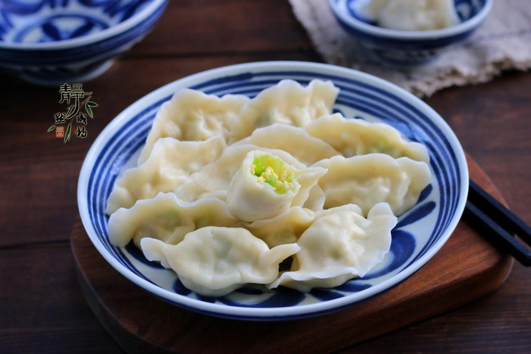 值得一试！你没吃过的🤗藤椒鸡蛋青椒肉馅饺